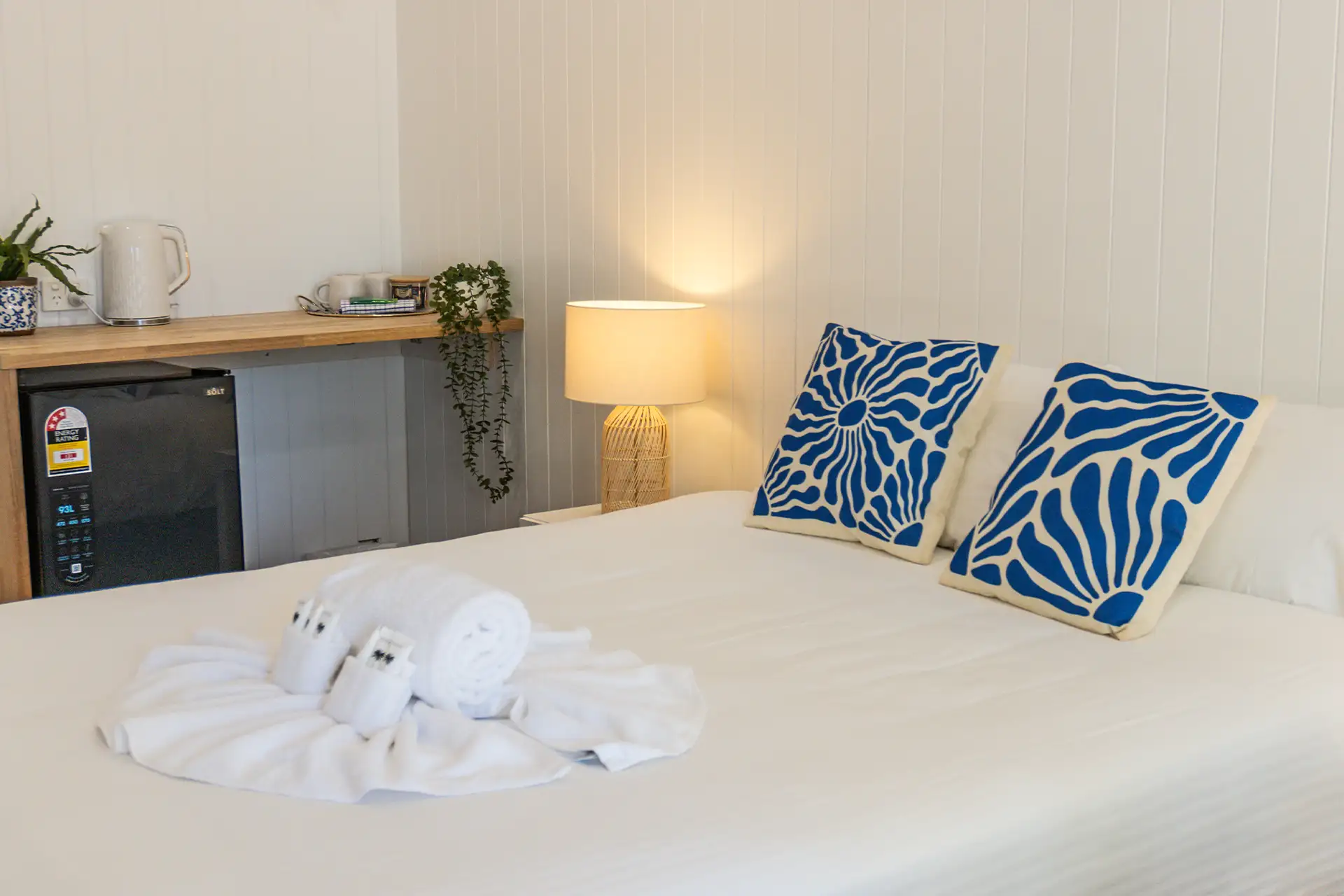 Twin Room central motel mooloolaba overview-2